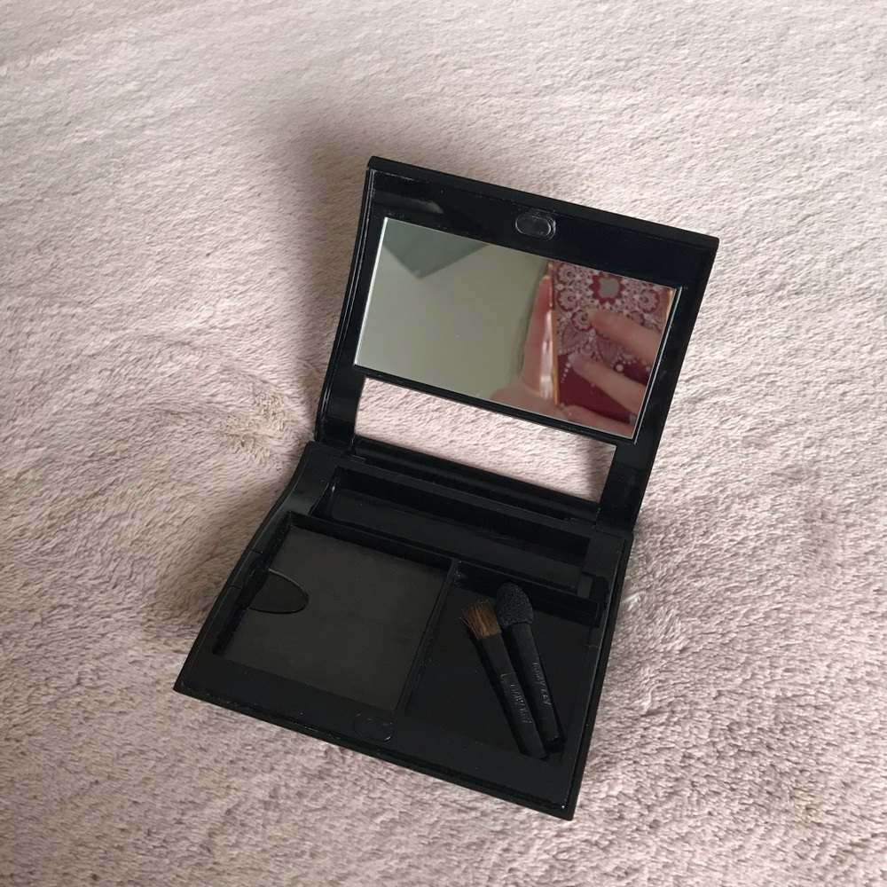 Mary Kay Compact - Picture 7 of 11